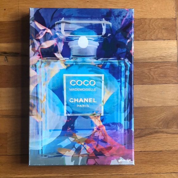 Oliver Gal Fashion And Glam Circe Perfume, Glam Blue on Canvas Print - Picture 1 of 6